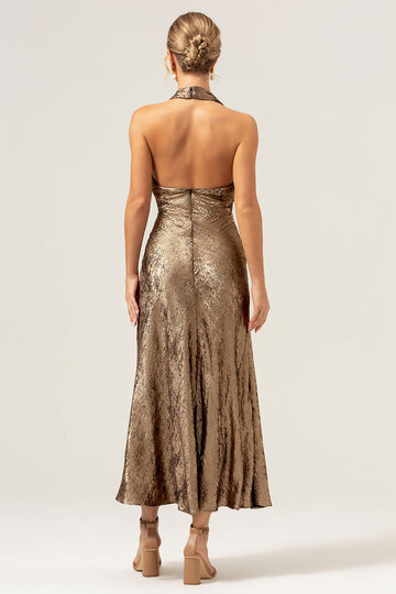 Vestido de dama de honor de sirena dorada con cuello halter sin espalda